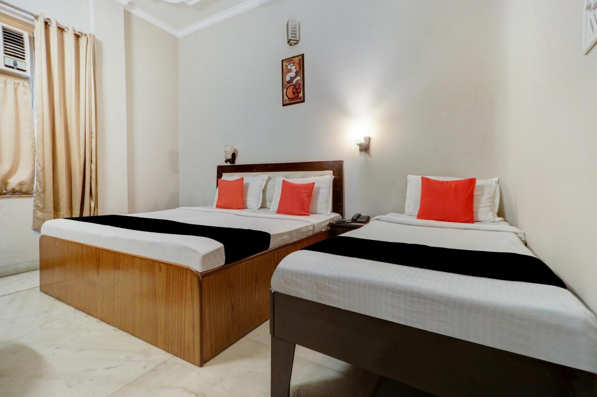 Capital O Divine Hotel Amritsar Exterior photo