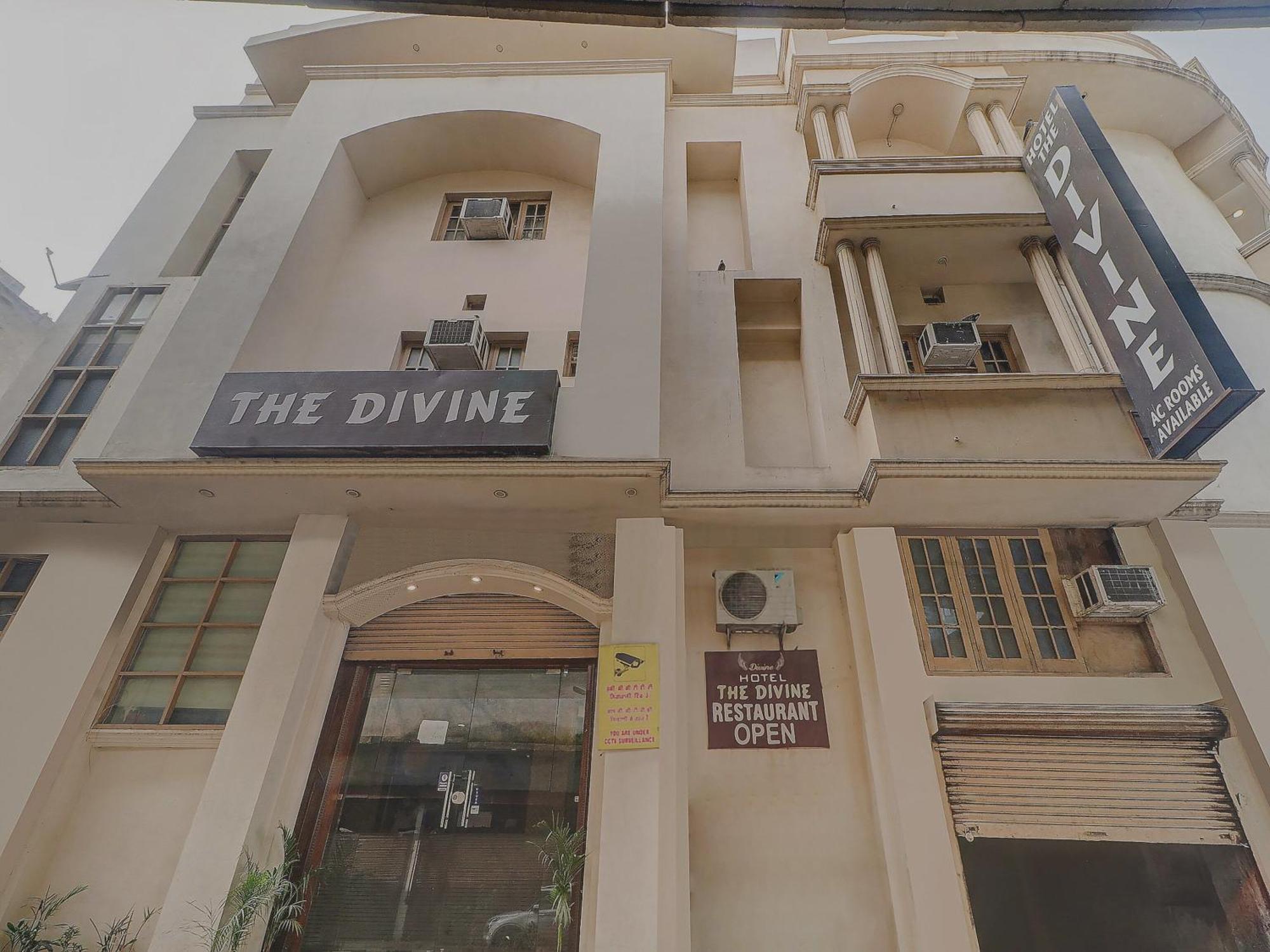 Capital O Divine Hotel Amritsar Exterior photo